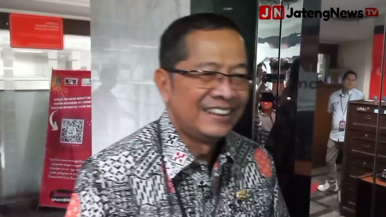 Petugas KPK menggeledah kantor OPD di Gedung Pandanaran