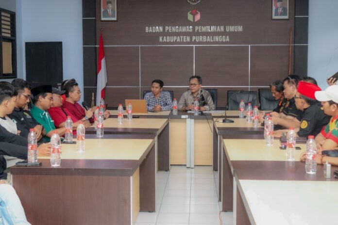 Bawaslu Purbalingga digeruduk massa PDIP dan PKB