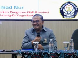 Prof. Dr. Muhammad Nur, DEA, Dosen Fakultas Sains dan Matematika (FSM) UNDIP.