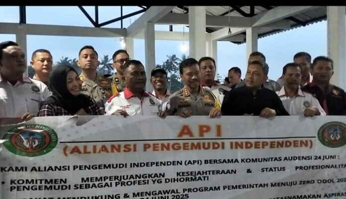 Komunitas pengemudi truk. (Foto : Dokumen)