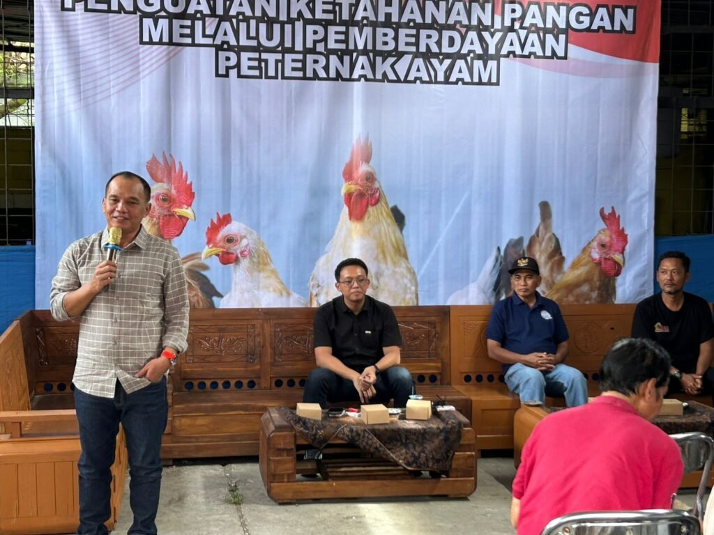 Acara Penguatan Ketahanan Pangan Melalui Pemberdayaan Peternak Ayam di Desa Baturan, Kecamatan Colomadu, Kabupaten Karanganyar. (Foto : Dok DPRD Jateng)