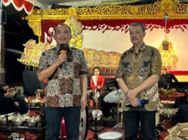 Bincang Santai Wayang Kulit di kediamannya, Desa Suruh. Kecamatan Tasikmadu, Kabupaten Karanganyar, belum lama ini. (Foto : Dok DPRD Jateng)