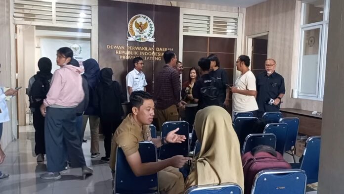 Guru PPPK yang mendatangi DPD RI. (Foto : Kamal)