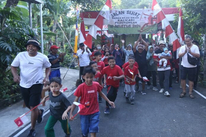 Warga antusias mengikuti jalan sehat di Kota Semarang. (Foto : Dok Pemkot Semarang)