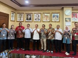 ali Kota Magelang Damar Prasetyono berfoto bersama Direktur Digital dan Bisnis Konsumer Bank Jateng Eko Tri Prasetyo, Vice President Marketing Financing Program BP Tapera Feri Kurniawan. (Foto : Dok Bank Jateng)