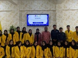 Pengurus HMPS BK berfoto bersama