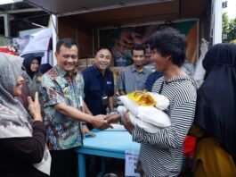 Gubernur Jateng Ahmad Luthfi ketika melihat program GPM.