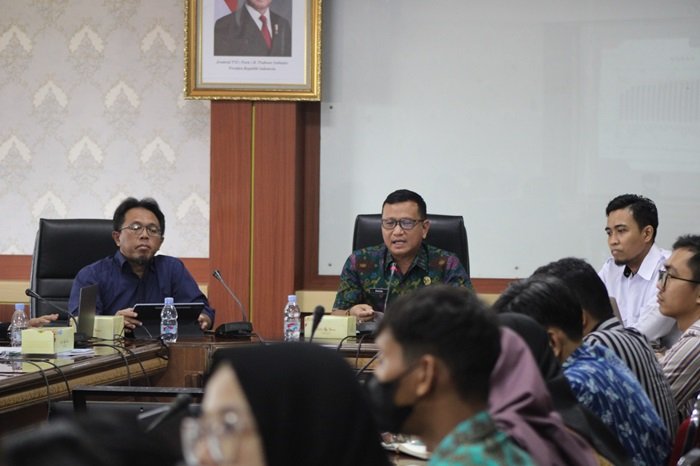 WhatsApp Image 2025-07-16 at 10.52.39 Asisten Administrasi Sekretaris Daerah Provinsi Jateng, Dhoni Widianto saat Rapat Koordinasi dan Fasilitasi Peningkatan SDM di Kompleks Kantor Gubernur Jateng