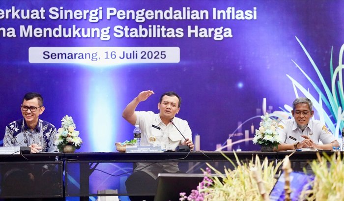 WhatsApp Image 2025-07-16 at 12.16.58 gubernur jateng ahmad luthfi
