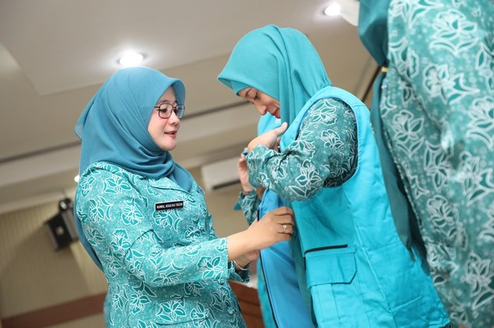 WhatsApp Image 2025-07-16 at 15.52.18 Ketua TP PKK Jateng Nawal Arafah Yasin ketika membuka pelatihan kader paralegal