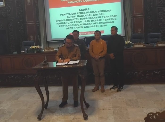 WhatsApp Image 2025-07-21 at 16.53.58 Wakil Bupati Karanganyar Adhe Eliana dan anggota DPRD
