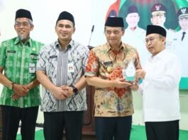 Gubernur Jateng Ahmad Luthfi didampingi Wakil Gubernur Taj Yasin.