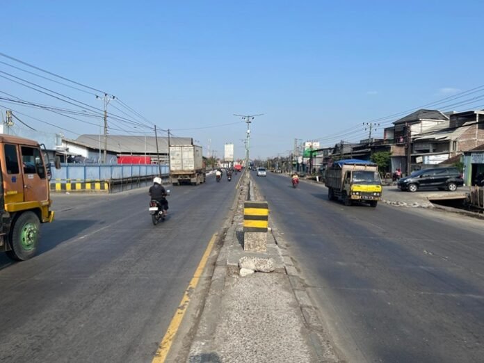 Jalan nasional pantura Sayung Demak bebas dari rob