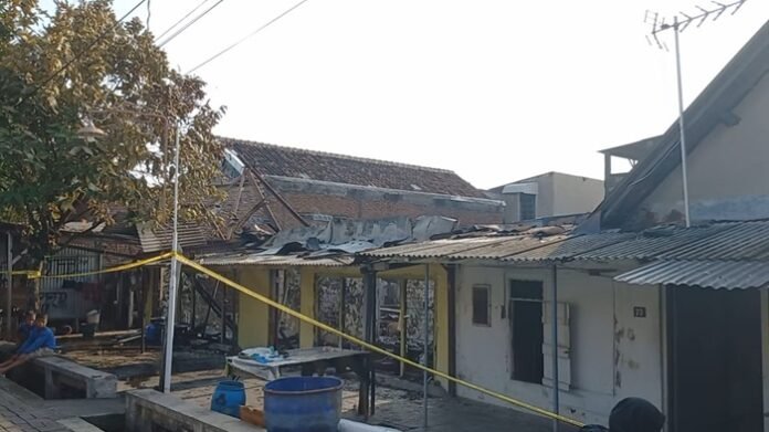 Rumah warga yang alami kebakaran di Mlatibaru Semarang