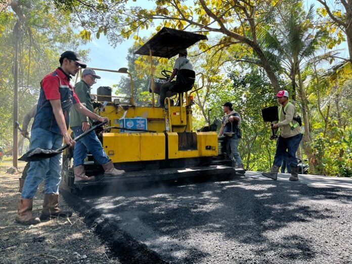 jalan rusak diperbaiki di Wonogiri