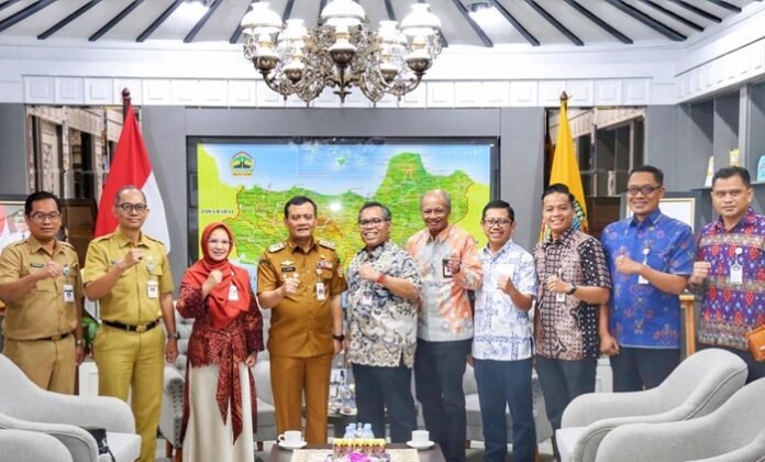 Gubernur Jateng Ahmad Luthfi ketika menerima audiensi KPID Jateng