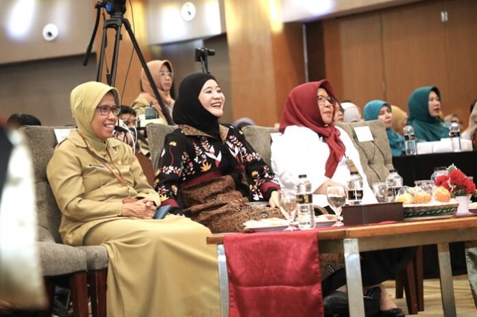 Ketua PKK Jateng Nawal Arafah Yasin ketika menghadiri Apresiasi Duta GenRe Tingkat Provinsi Jawa Tengah