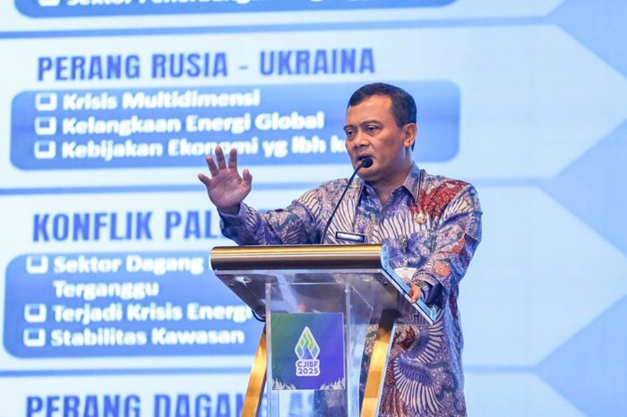 WhatsApp Image 2025-07-29 at 15.14.07 Gubernur Jateng Ahmad Luthfi ketika di acara Central Java Investment Business Forum (CJIBF) 2025 yang digelar di Hotel Bidakara, Jakarta