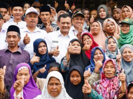 Gubernur Jateng Ahmad Luthfi ketika peresmian SPAM desa di Wonosobo