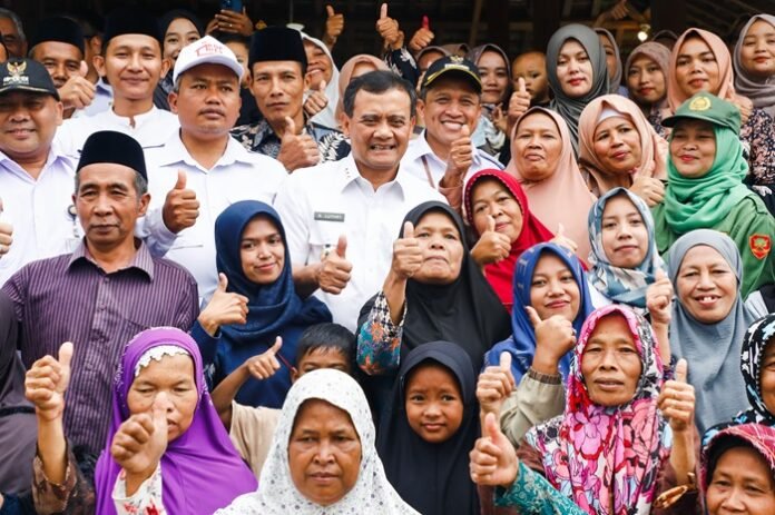 Gubernur Jateng Ahmad Luthfi ketika peresmian SPAM desa di Wonosobo