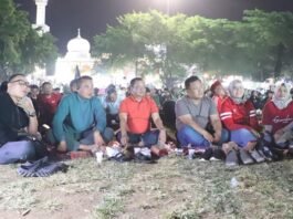 warga nobar timnas