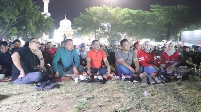 warga nobar timnas