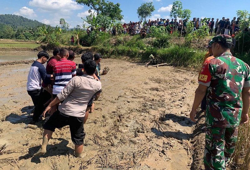 petani meninggal Proses evakuasi korban seorang Petani Bantarkawung Brebes