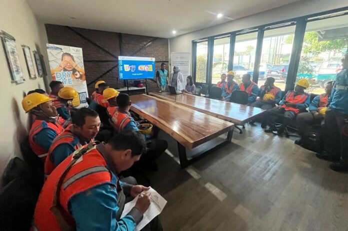 37 petugas Yantek dari berbagai Unit Layanan Pelanggan (ULP) di bawah naungan PLN UP3 Semarang