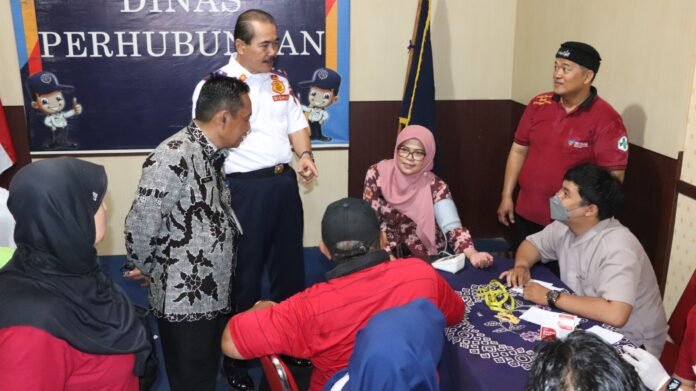 Cek kesehatan gratis di Brebes. (Foto : Dokumen)