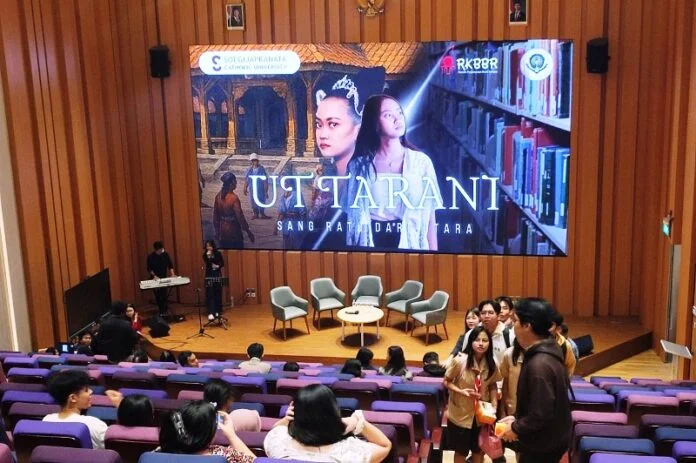 Acara nonton bareng film Uttarani di Ruang Theater Fransiskus Asisi, Kampus SCU BSB Semarang