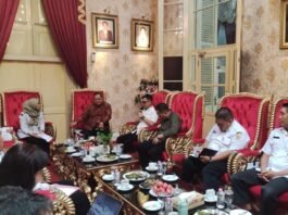 Pembahasan pengendalian alih fungsi lahan sawah di Pendopo Kabupaten Demak, Senin (11/8/2025). (Foto: Sam)