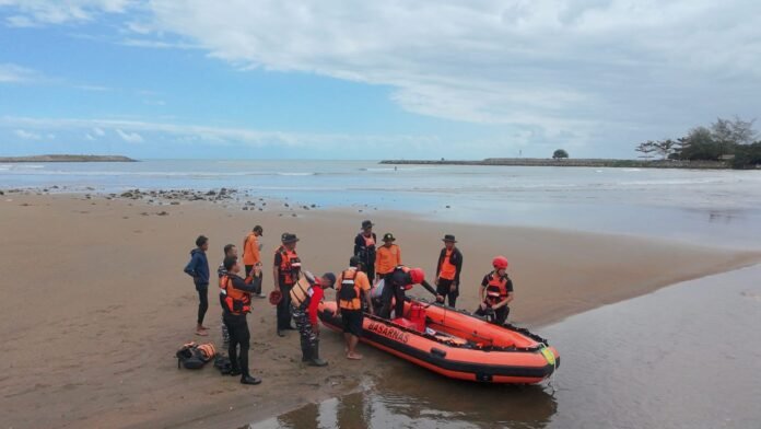 Seorang pria yang dilaporkan hilang di Pantai Suwuk, Kebumen. (Foto : Dokumen)