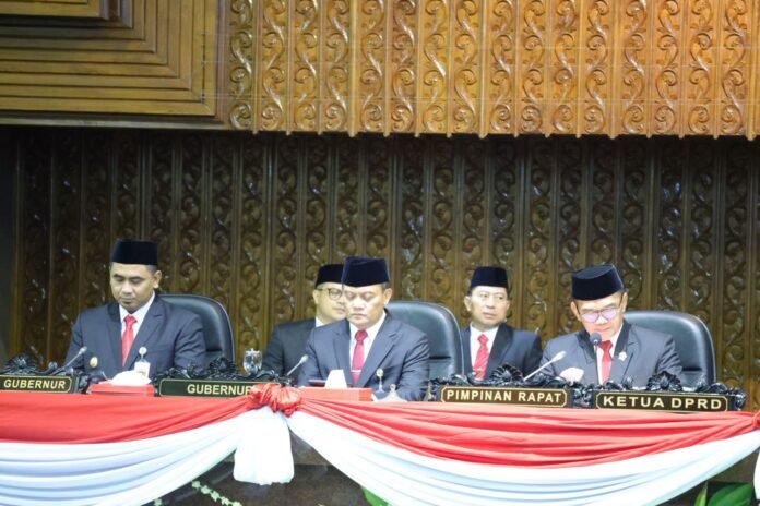 Rapat Paripurna dengan agenda Mendengarkan Pidato Kenegaraan Presiden RI dalam rangka HUT Kemerdekaan RI ke-80 tahun 2025 di Gedung Berlian, Jumat (15/08/2025). (Foto : Dok DPRD JATENG)