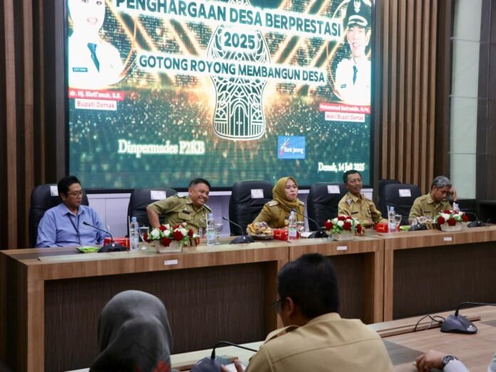 Penghargaan Desa Berprestasi di Demak. (Foto : Dok Bank Jateng)