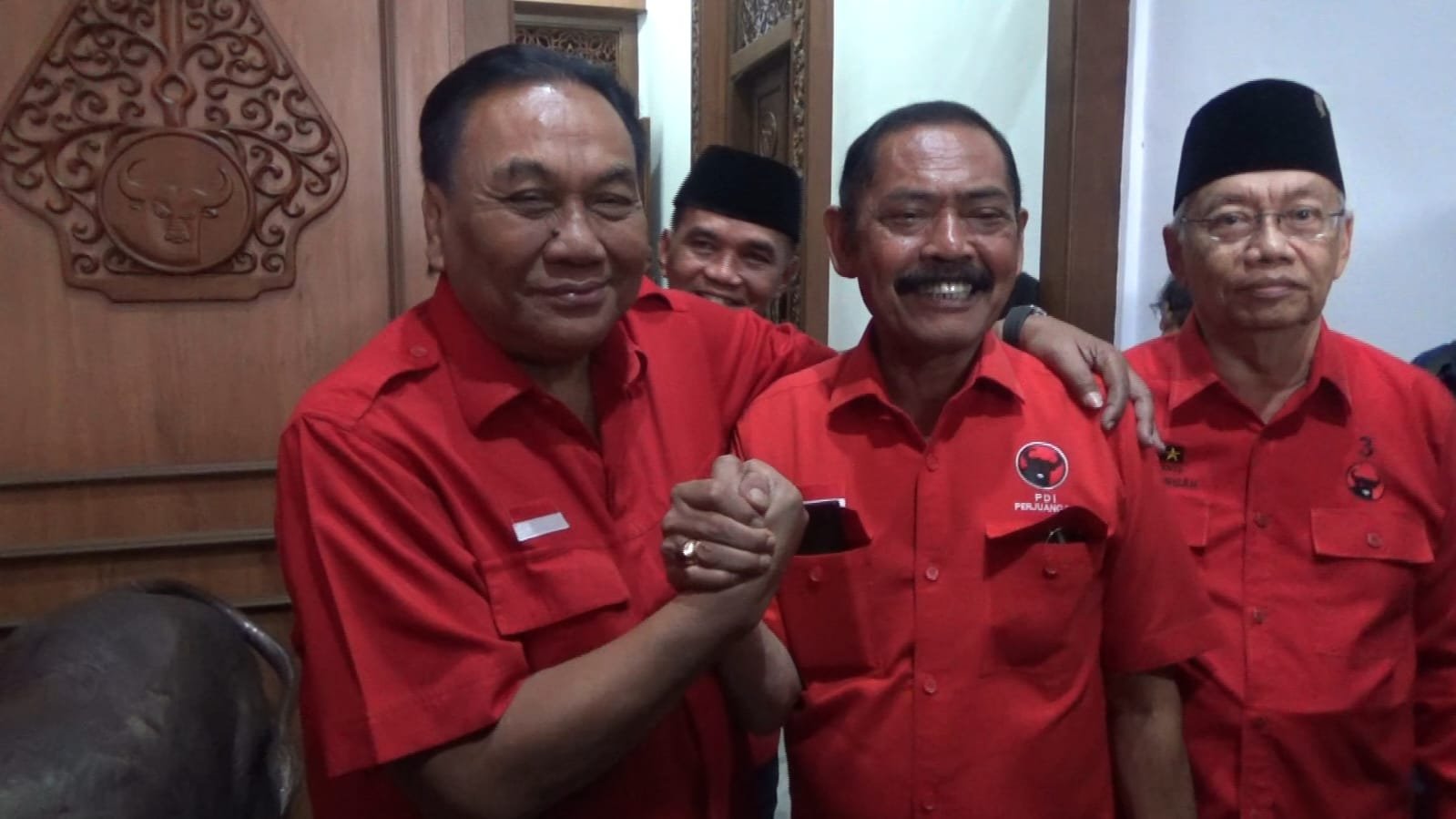 Bambang Pacul Bambang Pacul dengan eks Ketua DPC PDIP Solo, FX Hadi Rudyatmo. (Foto : Ist)