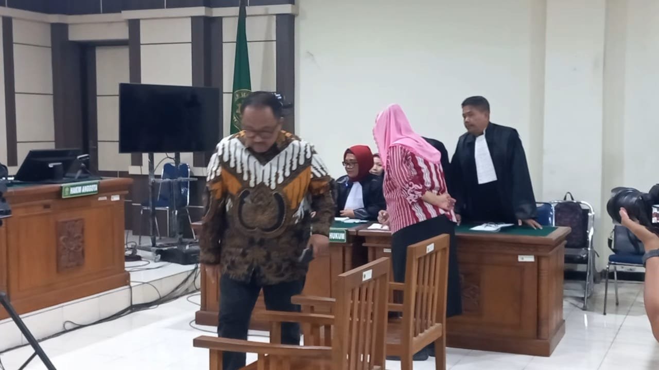 Tipikor Semarang Alwin Basri saat di Pengadilan Tipikor Semarang, Rabu (27/8/2025). (Foto:Kamal)