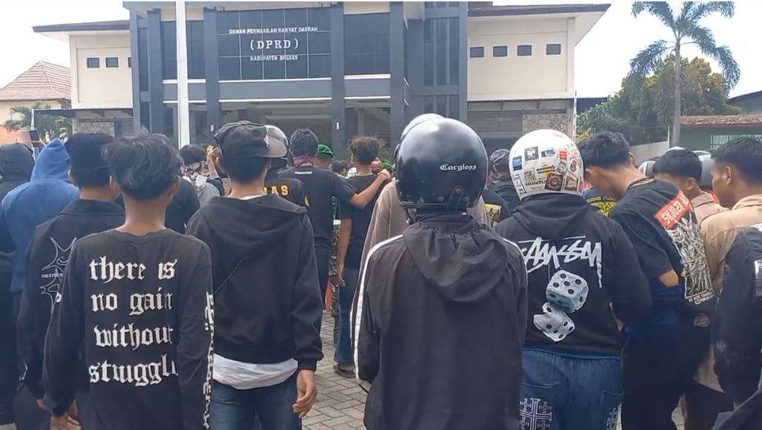 DPRD Brebes Demo di Kabupaten Brebes. (Foto : Dokumen)