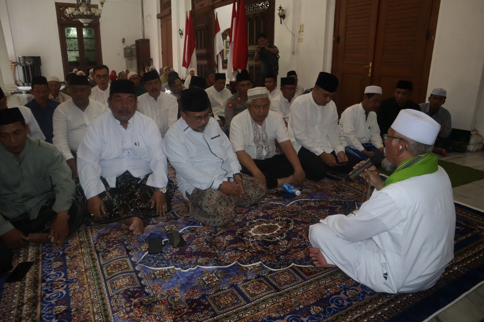Doa bersama Pendapa Kabupaten, Sabtu (30/8/2025), untuk melaksanakan salat gaib dan doa bersama bagi almarhum Affan Kurniawan. (Foto : Dokumen)