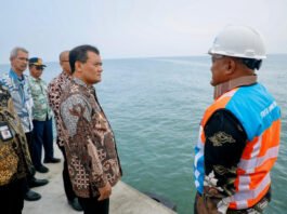 Gubernur Jawa Tengah Ahmad Luthfi saat meninjau lokasi