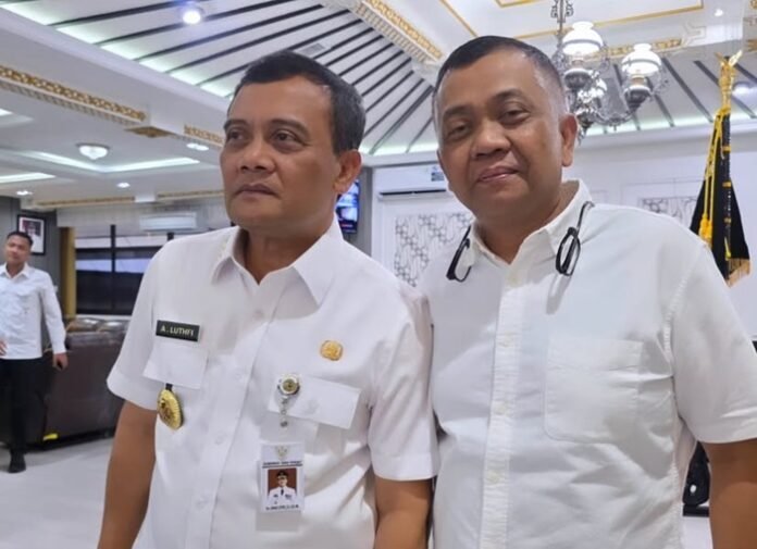 Owner Kendal Tornado FC Junianto ketika bertemu Gubernur Jateng Ahmad Luthfi