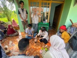 KKN UNNES melaksanakan program sosialisasi manfaat kulit udang di Pemalang