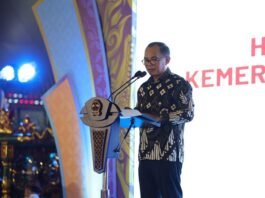Sumanto saat memberikan sambutan dalam Resepsi Kenegaraan HUT ke-80 Kemerdekaan RI tingkat Provinsi Jawa Tengah di halaman Gradhika Bhakti Praja, Semarang, Minggu (17/8/2025).