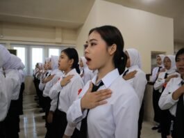 Mahasiswa baru mengikuti kegiatan Pengenalan Kehidupan