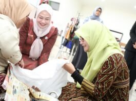 Ketua Dekranasda Jateng Nawal Arafah Yasin ketika di Galeri IKM Kota Magelang