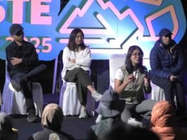 Salah satu influencer berikan contoh teknik packing di Zero Waste Adventure Camp (ZWAC) 2025.