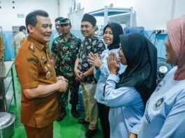Gubernur Jateng Ahmad Luthfi ketika resmikan dapur MBG di Jepara