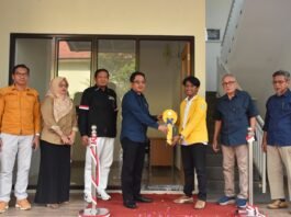 UPS Tegal ketika resmikan gedung baru.
