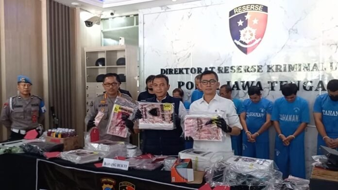 Ditreskrimum Polda Jateng ketika gelar kasus sindikat uang palsu