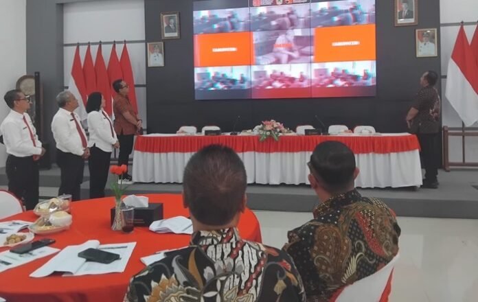 Bupati Karanganyar Rober Christanto dan Wakil Bupati Adhe Eliana, meluncurkan tiga inovasi berbasis aplikasi