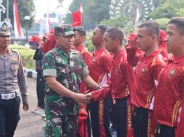 Kasdim Batang ketika berikan motivasi anggota Paskibraka
